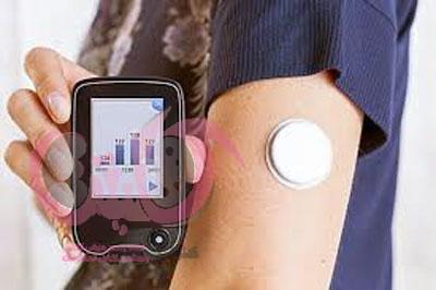 أول جهاز قياس السكر في الدم بدون وخز الإصبع