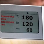 ماذا تعني قراءة ضغط الدم١٨٠ علي ١٢٠ أزمات ارتفاع ضغط الدم